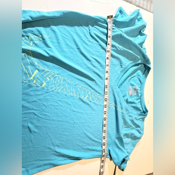 Nike Women's Aqua V-Neck Tee - Picture 5 of 7